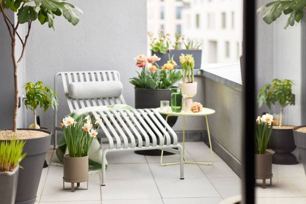 Outdoor Rug vs Artificial Grass vs Bare Tiles