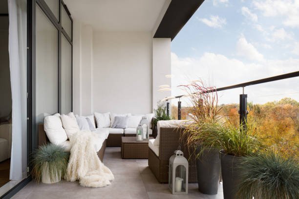 Can You Use Indoor Fairy Lights on a Rented Balcony Safely?